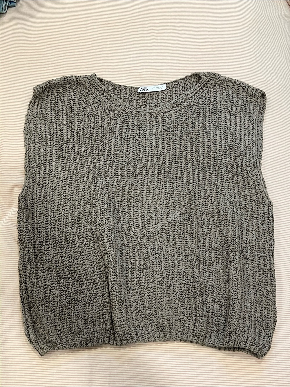 Zara Women’s Taupe Knit Crewneck Sweater Vest
